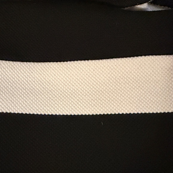 Ann Taylor Factory Classic Black & White Striped Women's Top Size M - Picture 3 of 6